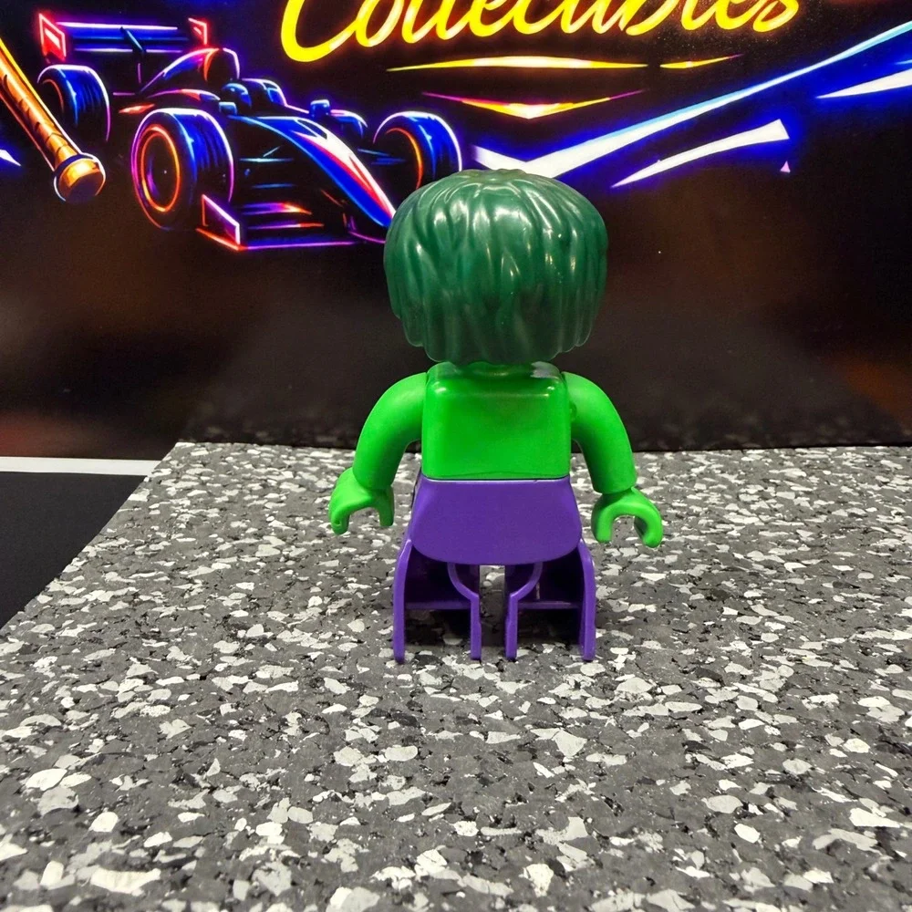 LEGO Duplo Marvel Super Heroes Hulk Figure Green Purple 551J8 Minifigure